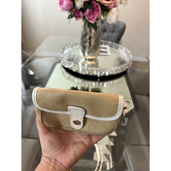 DOONEY & BOURKE 4Y20 BEIGE/WHITE FLAP WRISTLET - Picture 5 of 13